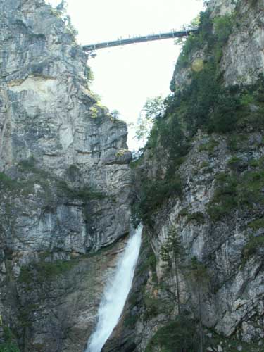 Die Marienbrücke aus der Pöllatschlucht