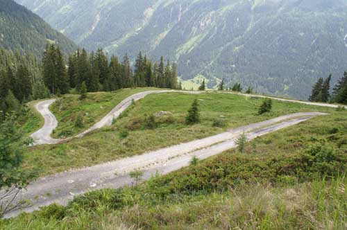 Fahrweg zur Friedrichshafener Hütte